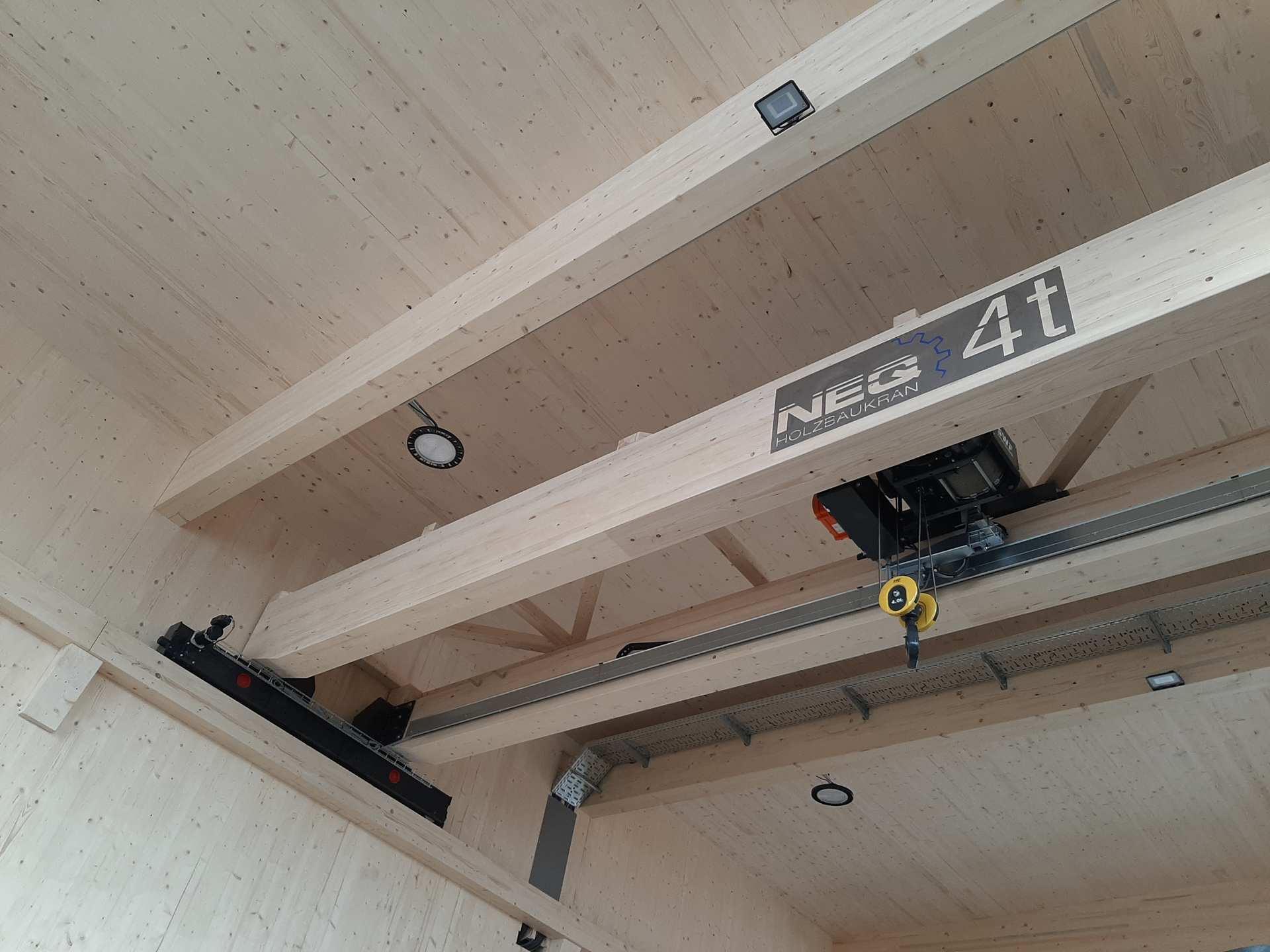 NEQ CRANES GmbH aus Buchkirchen im Bezirk Wels-Land in Oberösterreich